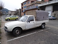 Peugeot 504 pick-up (de 1970-79) (prise a Vals-les-bains, Ardeche, France, 2015) (4)
